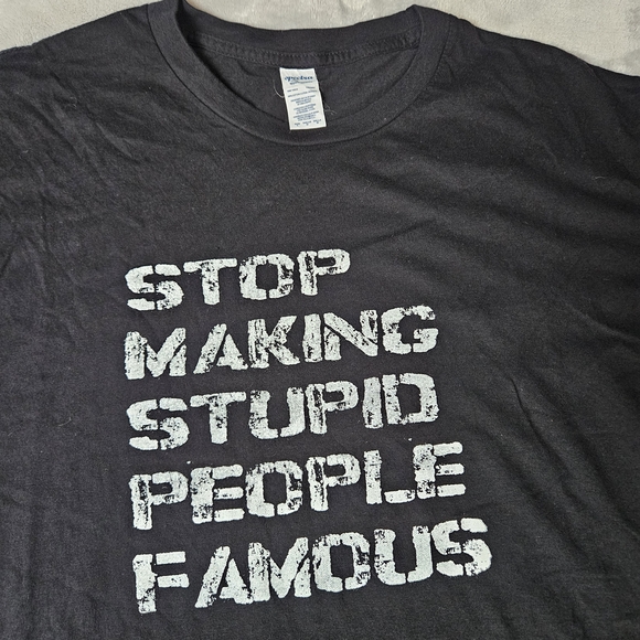 Stop Making Stupid People Famous Graphic Tee – Black – Size L - Picture 3 of 4